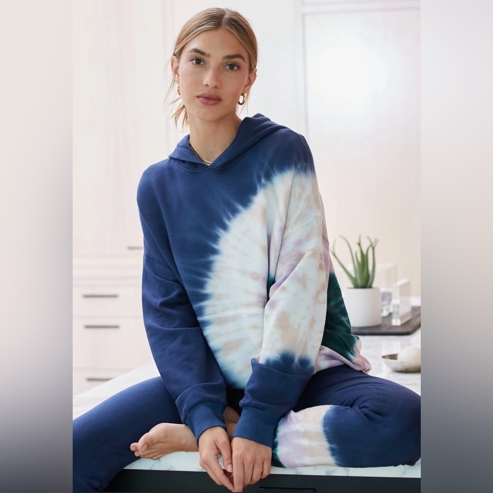 EUC Monrow- Tie-Dye Slouchy Pullover in Color Inca. Size S
